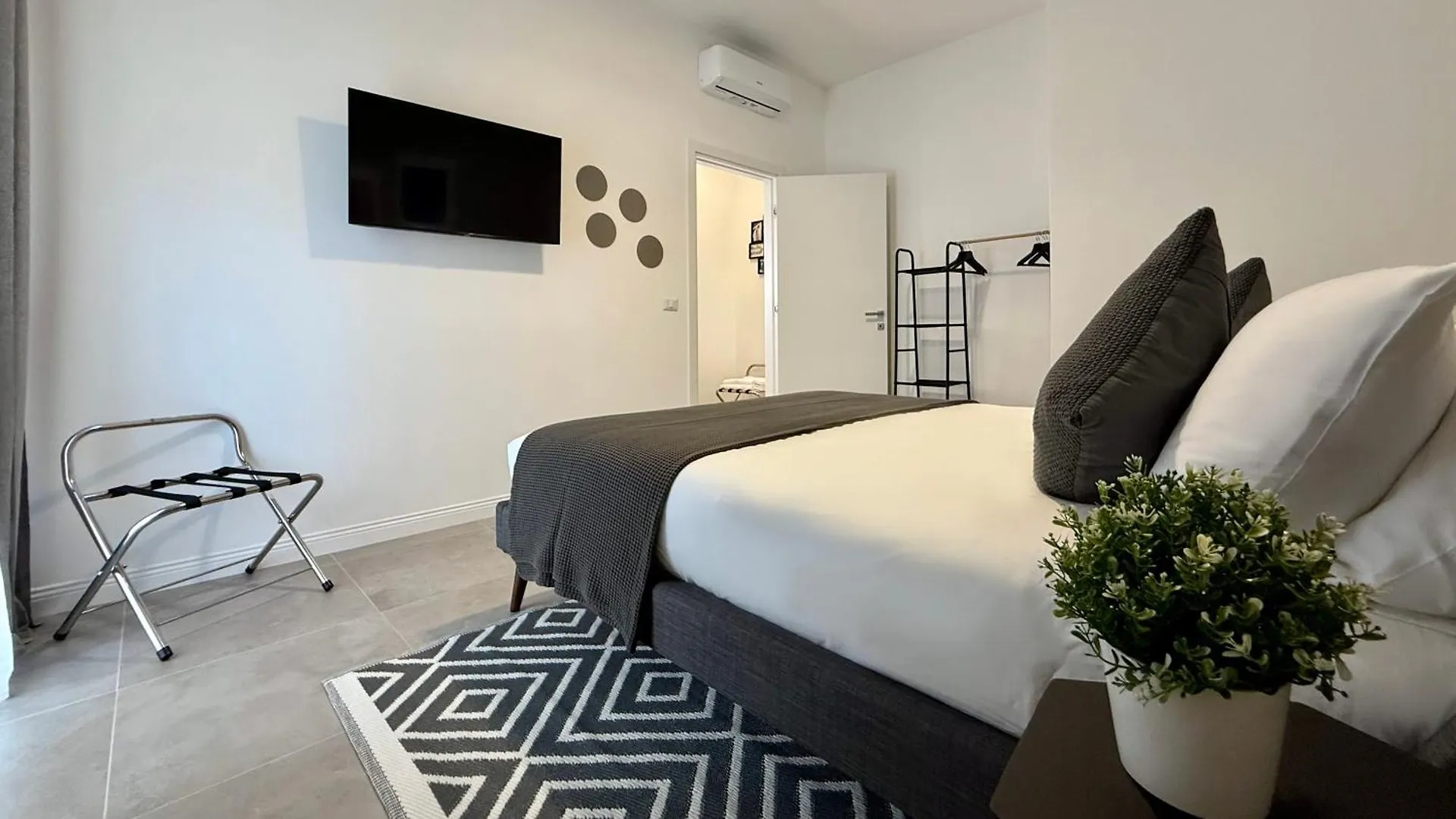 Laus Andrea Da Bari Luxury Design Apartment 1 0*,