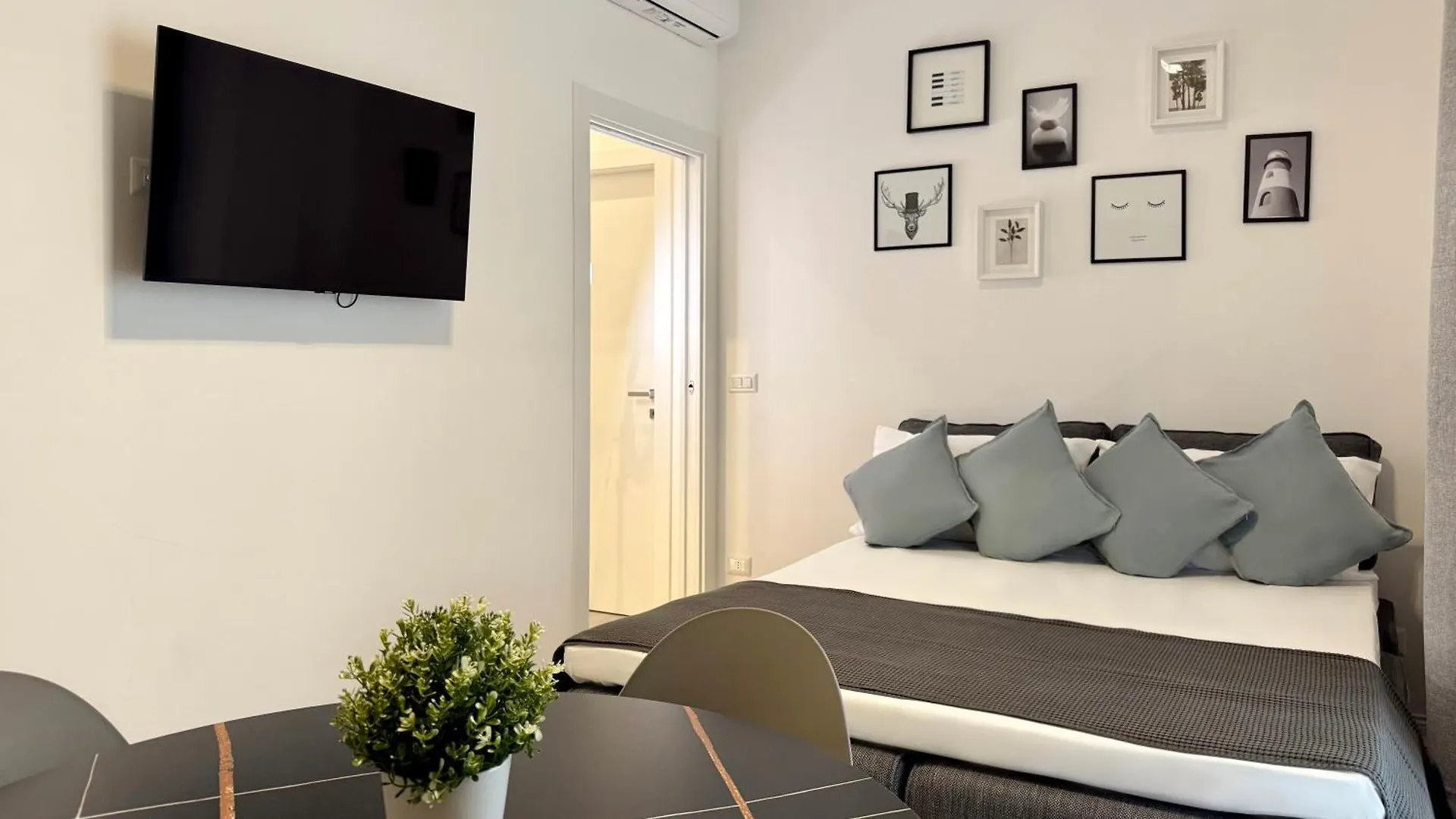 Laus Andrea Da Bari Luxury Design Apartment 1